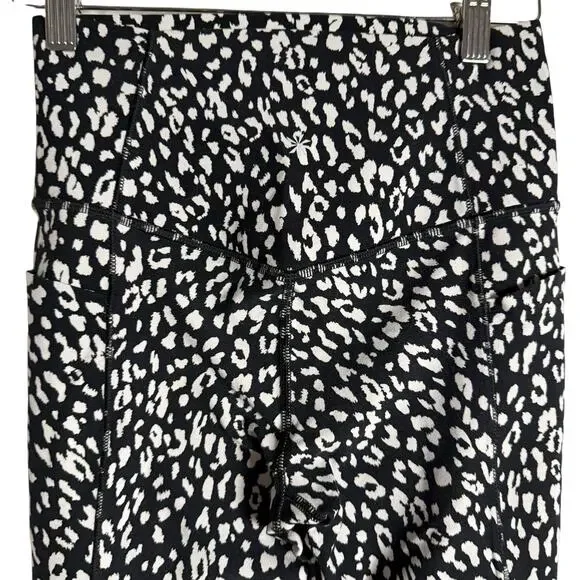 Athleta Salutation Stash Pocket 7/8 Textured Dot Print Tight Leggings Size XS - Picture 4 of 7